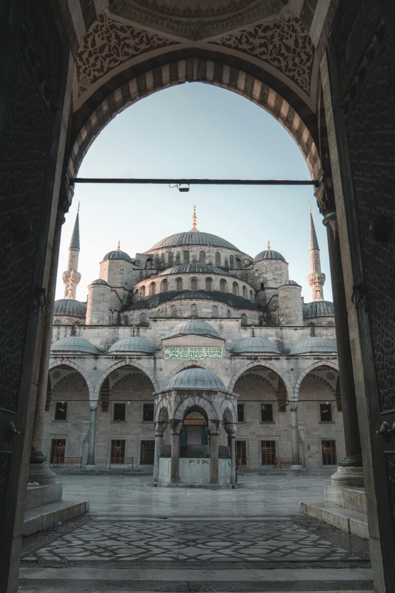 is istanbul safe for solo travelers